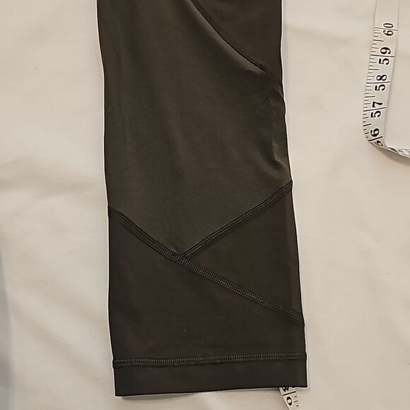 Lululemon cropped leggings size 8 - Picture 9 of 10